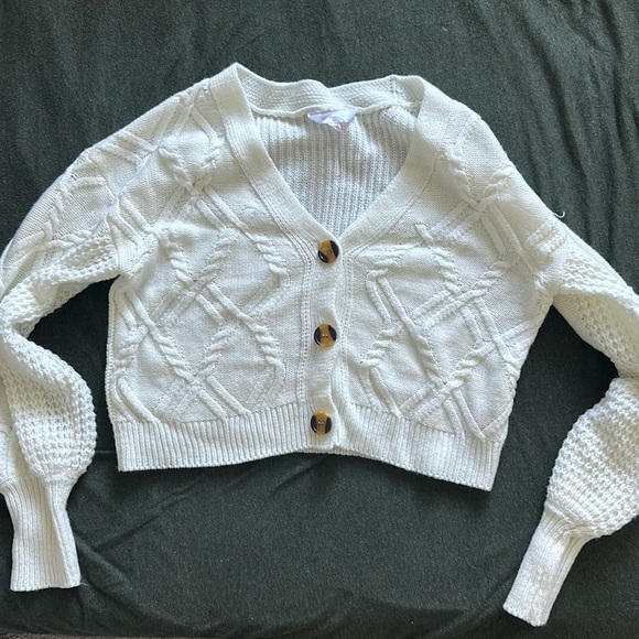 No Boundaries (NOBO) white knit sweater. - Picture 1 of 1